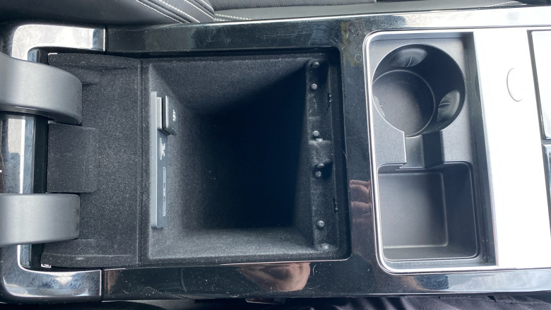 Land Rover Range Rover Velar 3.0 D300 R-Dynamic HSE 5dr Auto Diesel Estate